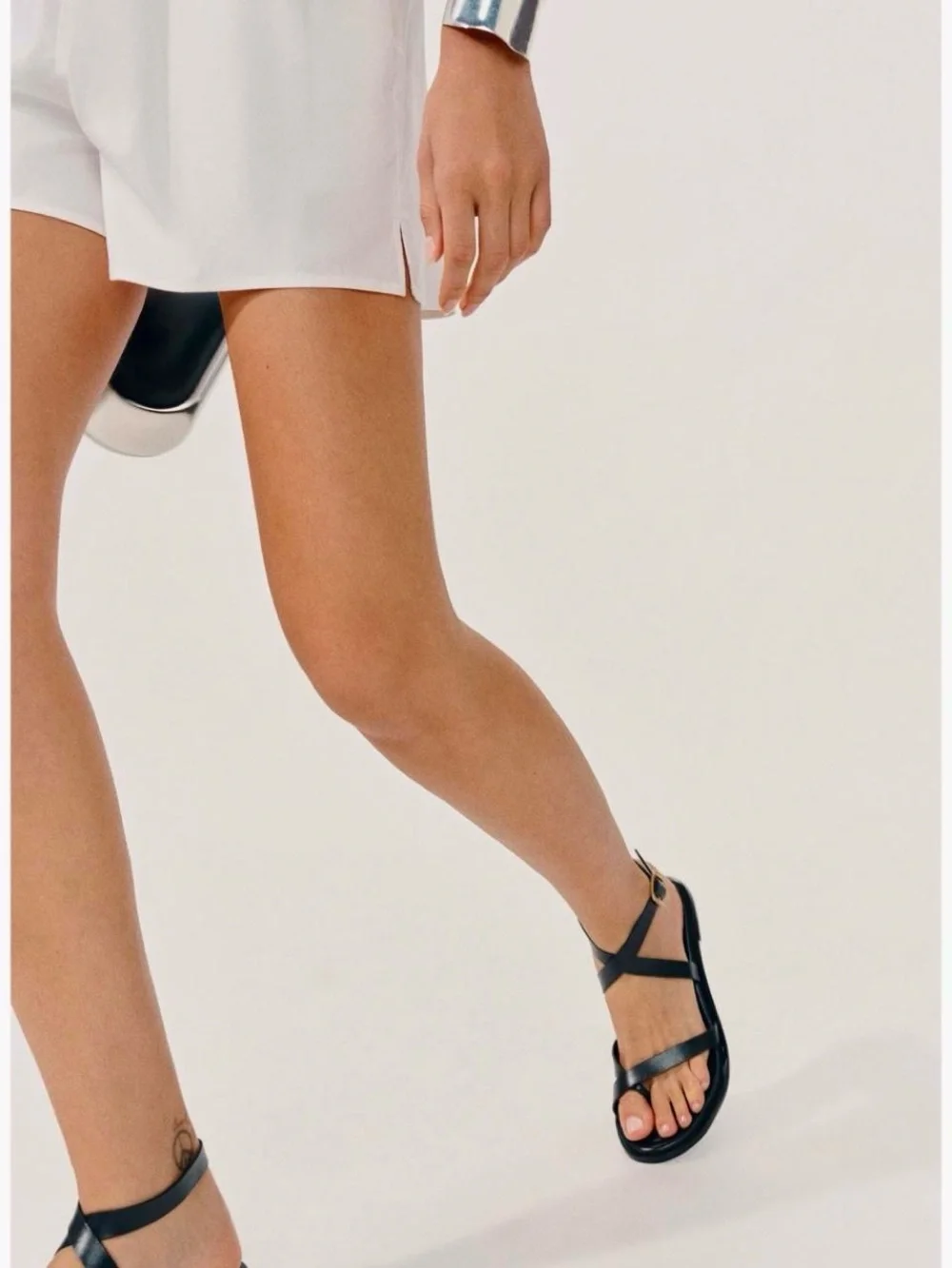 NWOT Reformation Janet flat sandals